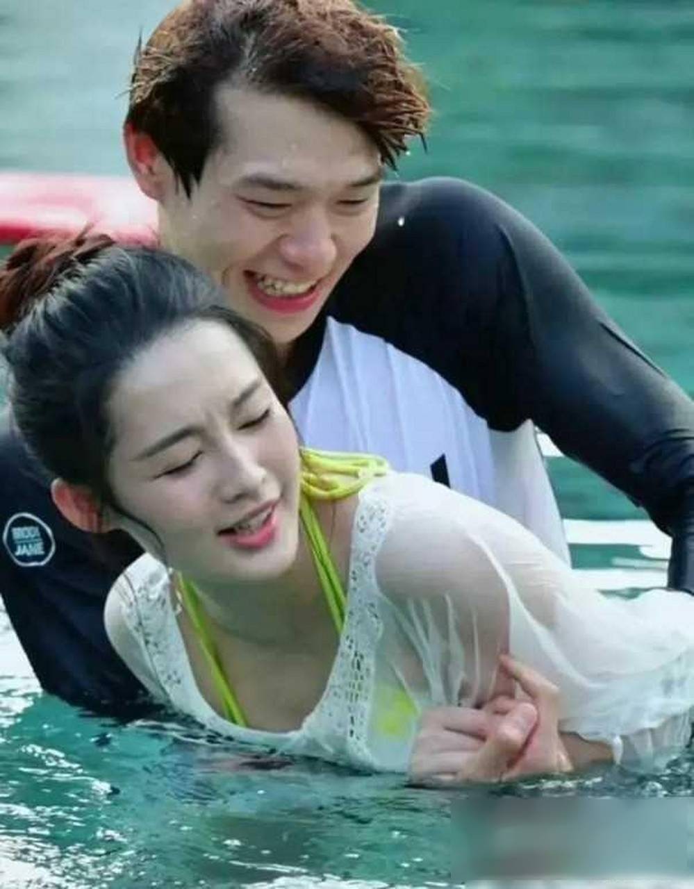 杨幂魏大勋绯闻结局_杨幂独立女性形象转变历程_杨幂冯绍峰分手原因