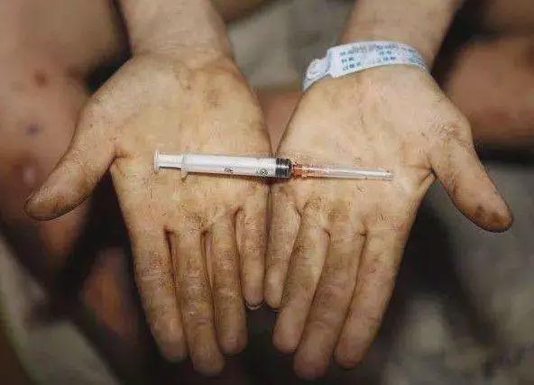 毒瘾发作体验_吸毒的女人最想干嘛_毒瘾戒断反应症状