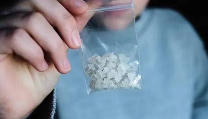 吸毒的女人最想干嘛_毒瘾发作体验_毒瘾戒断反应症状