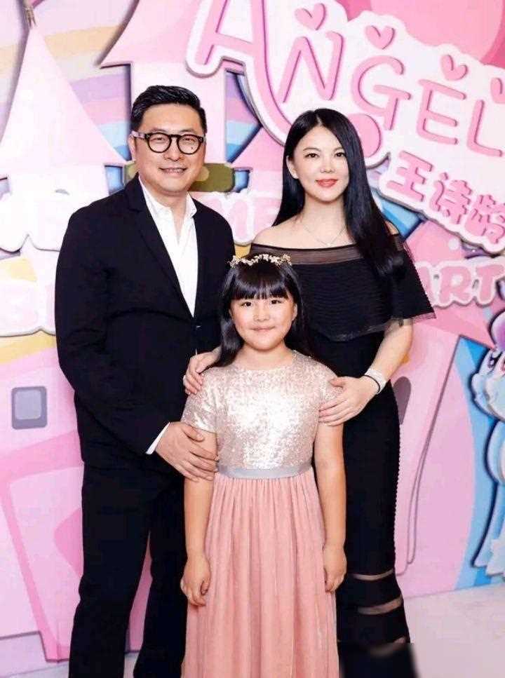 李湘婚姻失败经历_李湘直播带货争议_李湘再婚