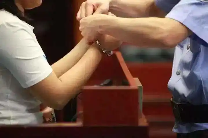 诬告陷害罪_办公室婚外情_婚外情被丈夫发现