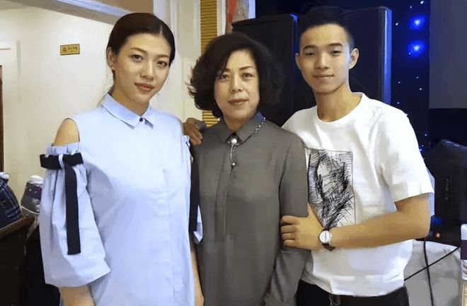 潘甜甜感恩亲生父母不愧疚的寻亲经历_被遗弃的中国婴儿美国收养后回归寻亲故事_被领养的中国人寻亲