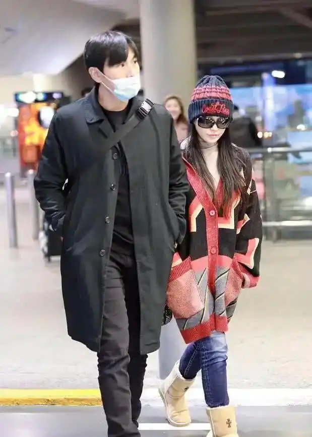 伊能静秦昊婚姻危机_伊能静出轨离婚_伊能静秦昊股份变动离婚传闻