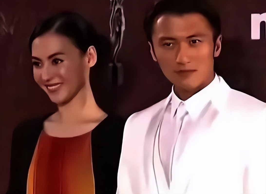 谢霆锋与张柏芝什么时候结婚_张柏芝谢霆锋王菲婚姻真相_张柏芝怀孕五次流产内幕